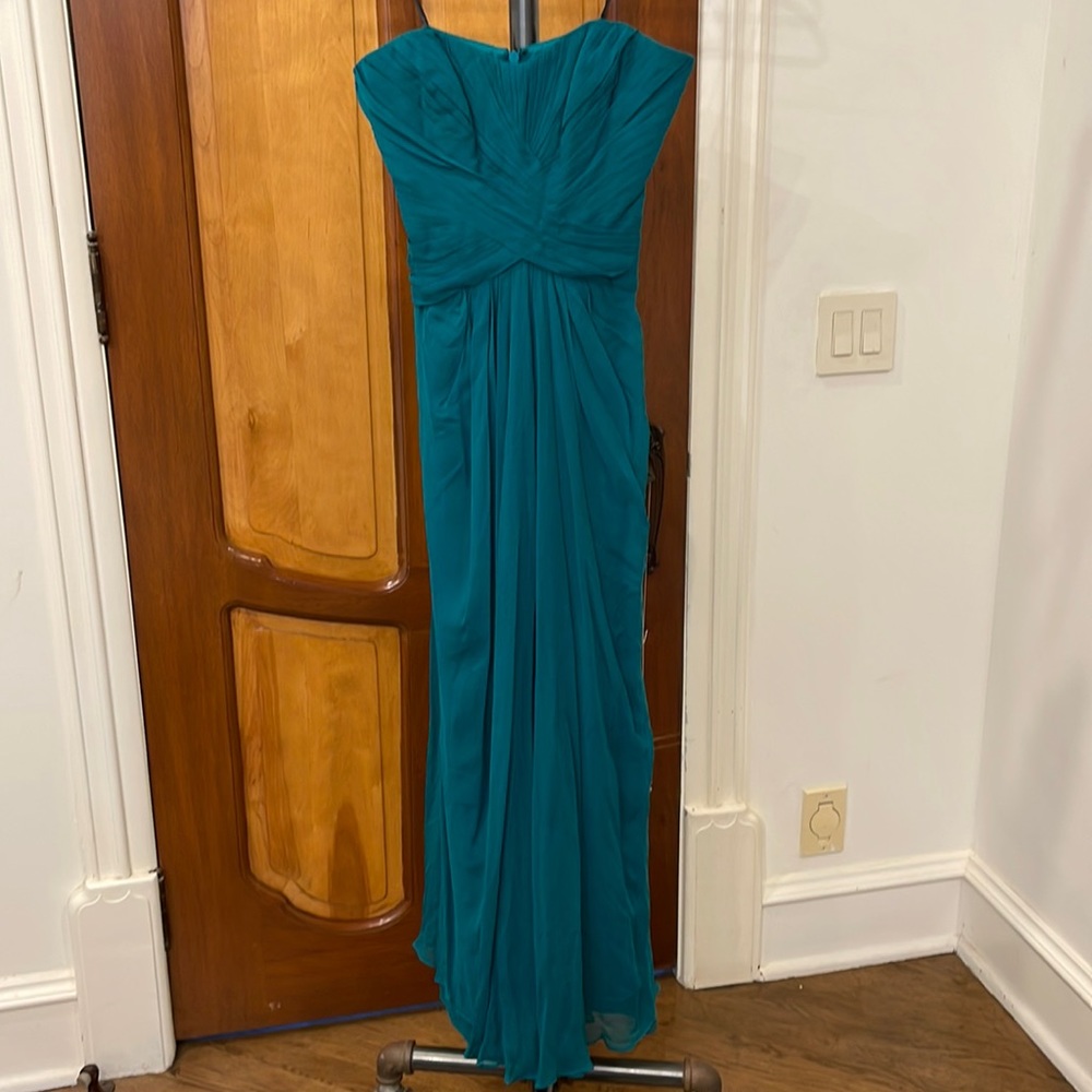 MONIQUE LHULLIER GREEN CHIFFON STRAPLESS GOWN